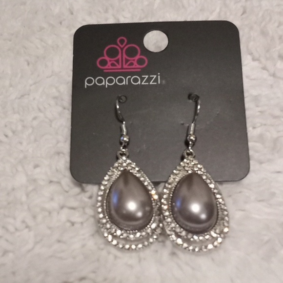 Effortless Elegance Silver Earrings - Picture 1 of 1